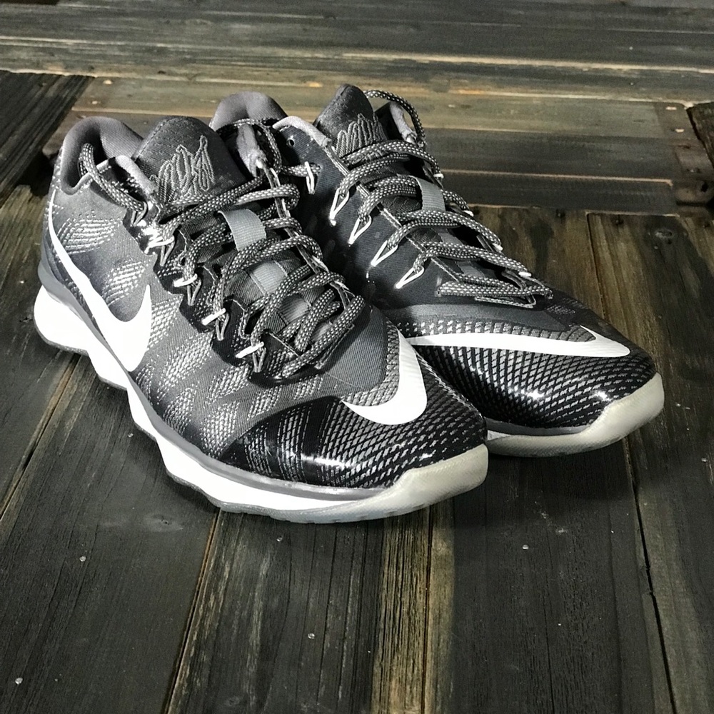 Nike Zoom Cj3 Flyweave Detroit Lions logo